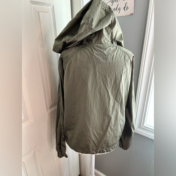 NWOT Adidas “wind rdy” hooded windbreaker legacy green size tagged xs fits small - Picture 9 of 16